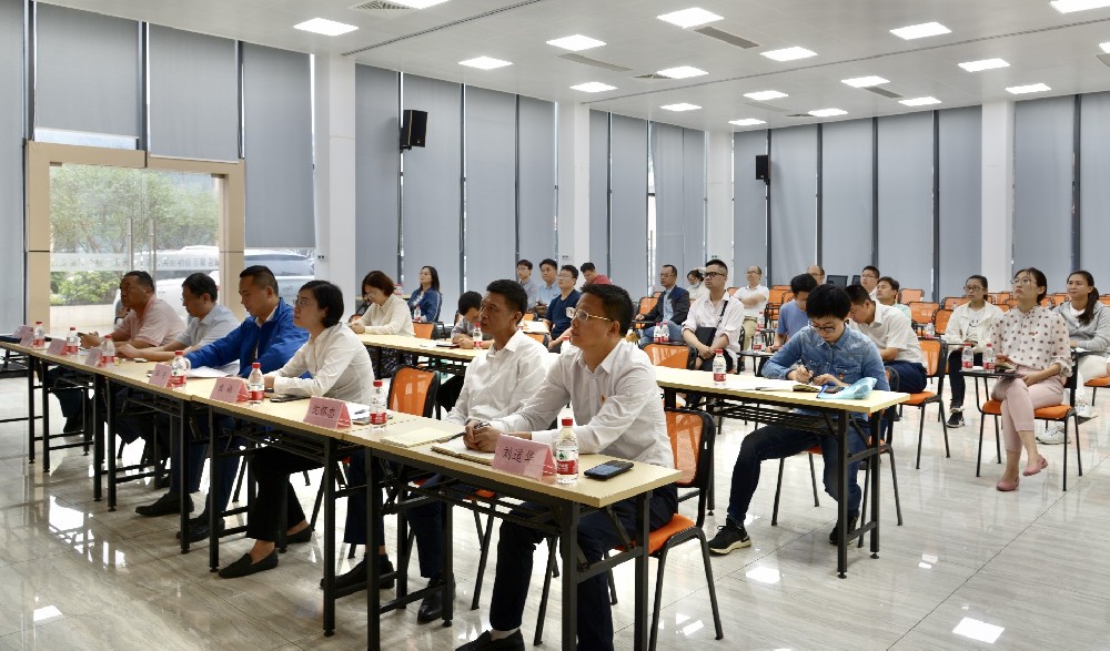 白云城投集团举办党史学习教育专题宣讲会
